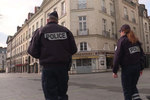 La police nationale en patrouille dans le centre de Nantes