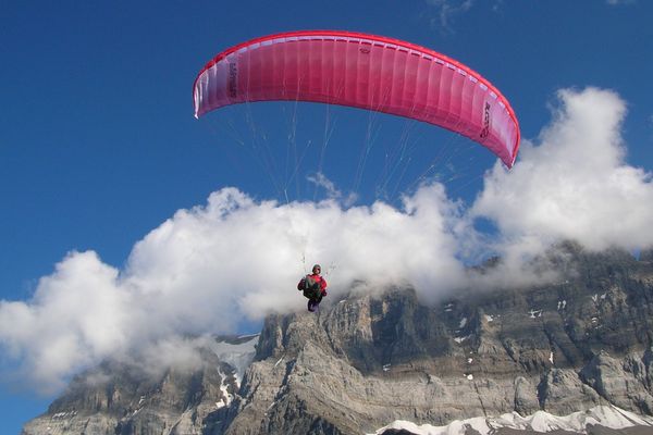 ILLUSTRATION de parapente