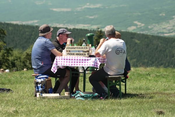 A 1365 mètres d'altitude, face à un panorama sublime, la fourme d'Ambert n'en avait que plus de saveur