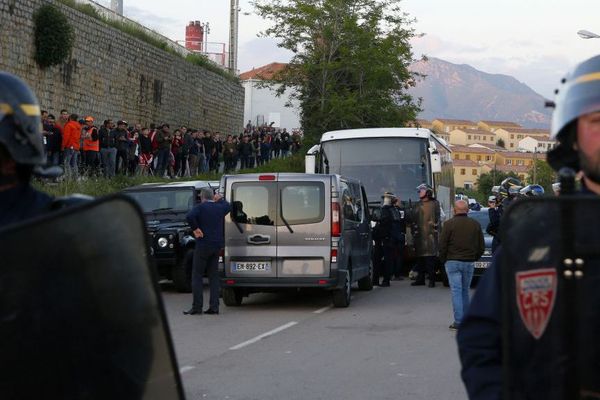 Suite à des incidents le match de ligue 2 ACA-Le Havre a été annulé le 18 mai 2018. 