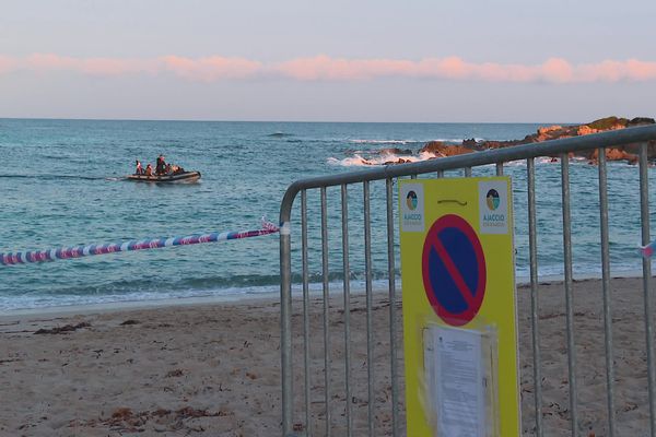 Hier, la plage de Sevani (Petit Capo) avait été fermée après la découverte d'anciennes mines antichars. Une opération de contre-minage a permis à la plage de réouvrir ce mercredi 21 août.