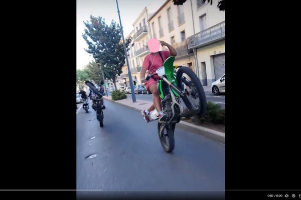 Ces images de rodéo urbain dans les rues de Béziers ont fait le tour des réseaux sociaux