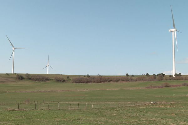 A Coren, le parc éolien du Col de la Fageole devrait subir une régénération. Les éoliennes pourraient être remplacées par des machines hautes de 180 mètres. Des travaux d'envergure qui font naître beaucoup d'inquiétudes.