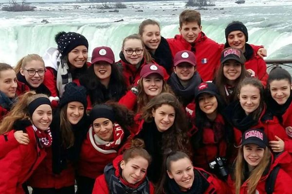 L'équipe a fait une pause rafraichissante aux chutes du Niagara