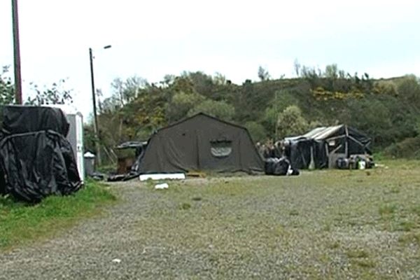 Le camp de réfugiés afghans à Cherbourg