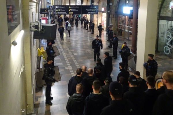 L'accueil des forces de l'ordre en gare de Nîmes