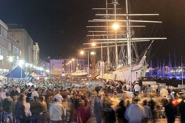 Avant l'Armada de Rouen, plusieurs grands voiliers feront étape à Dunkerque. Trois-mâts, quatre-mâts... Ils seront plus d'une dizaine à bord desquels vous pourrez monter voire embarquer