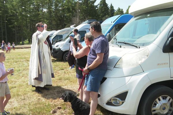 Une première en France : la bénédiction des camping-cars au col de la Perche, dans les Pyrénées-Orientales ce 23 juillet 2023.