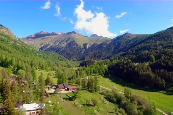 Les Alpes de la Méditerranée, un secteur transfrontalier qui s'étend sur le Parc National du Mercantour, le parc italien Alpi Marittime et le domaine marin de la Principauté de Monaco.