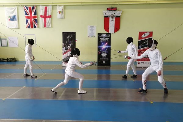 Les jeunes escrimeurs de Beauvais ont pu retrouver les pistes, en intérieur.