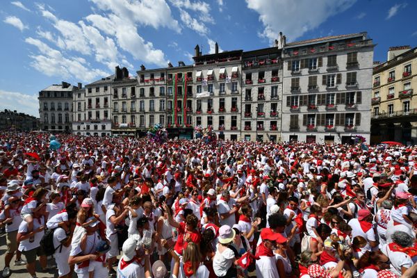 Les fêtes de Bayonne 2025  au pays basque se tiendront du 16 au 20 juillet soit en même temps que celles de la Madelaine à Mont-de-Marsan dans les Landes.