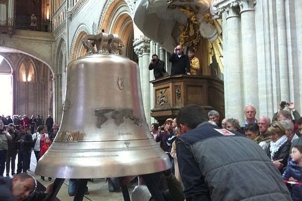 La cloche de la paix et de la Liberté à Bayeux, 23 avril 2014