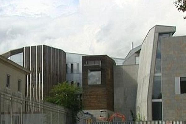 La partie récente du palais de justice de Dijon