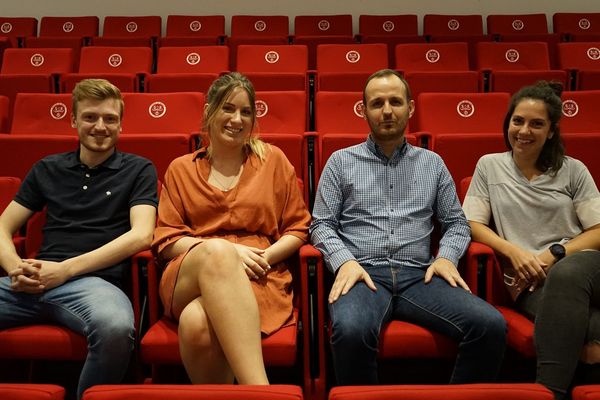 L'équipe en charge de la communication du Stade de Reims, de gauche à droite : Tanguy Adrit, Charlotte Galland, Benjamin Parrot et Mariane Michel