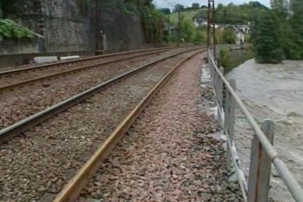 La circulation des trains est interrompue entre Tarbes et Pau.