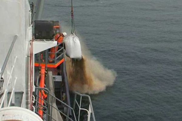 Quatre bâtiments et 200 hommes ont été mobilisés en mer pour cet exercice antipollution maritime.