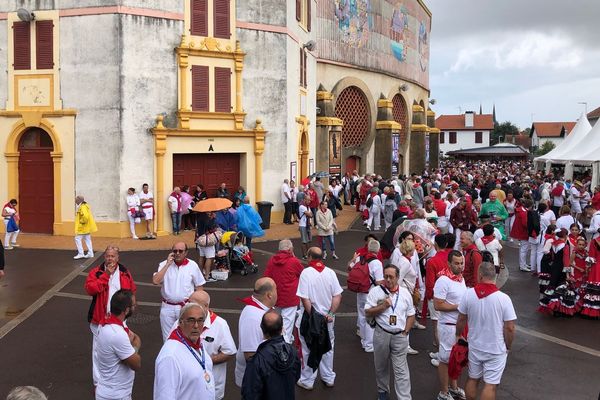 Les arènes n'ouvriront pas leurs portes ce samedi 27 juillet :  en raison du mauvais temps, la corrida est annulée. 