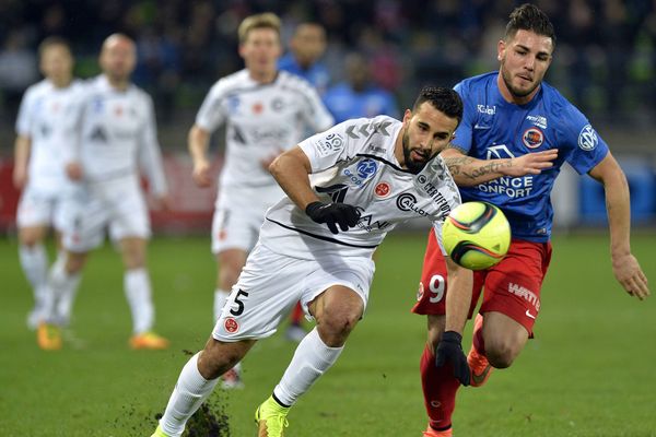 Caen - Reims (06/02/2016) - Abdelhamid El Kaoutari (g) et Andy Delort (d)