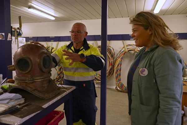 Le casque du scaphandre utilisé par Tintin a bien existé. Un modèle équivalent. Et certaines entreprises plongent encore avec ce casque.