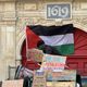 Des étudiants pro-palestiniens bloquent l'entrée du Campus de Sciences-Po Reims lundi 6 mai 2024.