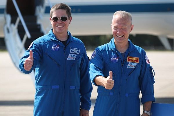 Les astronautes américains Robert («Bob») Behnken et Douglas («Doug») Hurley seront à bord de la capsule Crew Dragon pour le premier vol orbital habité entièrement américain en presque dix ans.