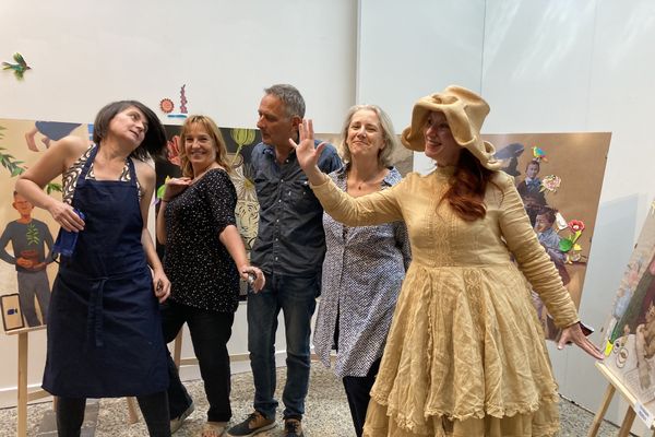 Inauguration de l'exposition "Chiche ! Exquis portraits de nos familles confinées" au musée de l'illustration jeunesse à Moulins avec Carole Chaix, Elena Ventura, Marc Daniau, Cécile Roumiguière et Nathalie Novi