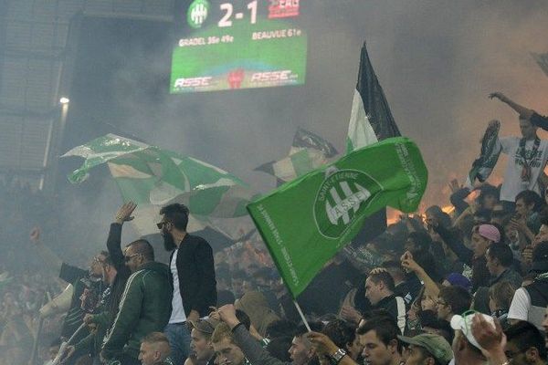 L'ovation des supporters stéphanois à l'issue de la rencontre.