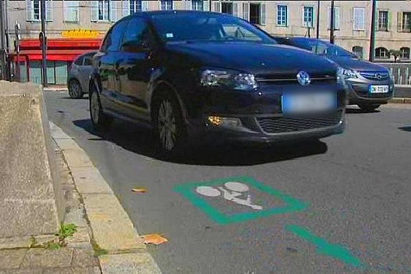 Le marquage au sol ne suffit pas à rassurer les cyclistes.