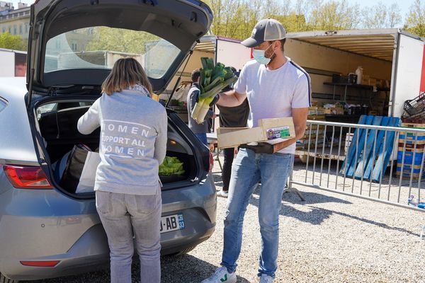 Le département, la chambre d’agriculture ainsi que l’association des maires de la Somme se sont associés pour ouvrir des drives fermiers dans trois collèges (image d'illustration). 