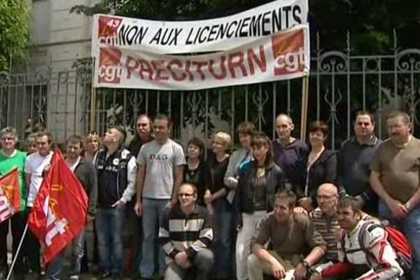 La 14 juin 2013, le tribunal de commerce du Puy-en-Velay a placé l'entreprise Preciturn de Monistrol-sur-Loire en redressement judiciaire. 54 emplois sont menacés.