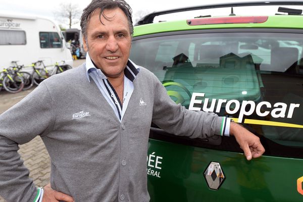 Pierre Rolland, qui rejoindra l'an prochain la formation américaine Cannondale, laisse Jean-René Bernaudeau sans son leader dans les courses par étapes au moment où l'équipe Europcar cherche toujours un repreneur
