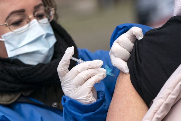 Paris prépare la future campagne de vaccination contre la Covid-19