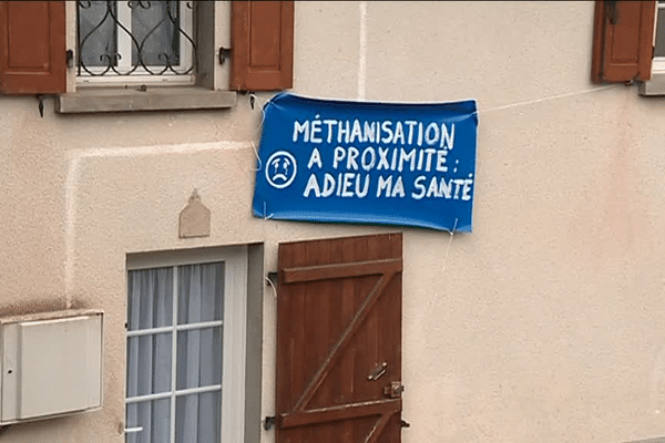 banderolles à St-Junien les Combes 