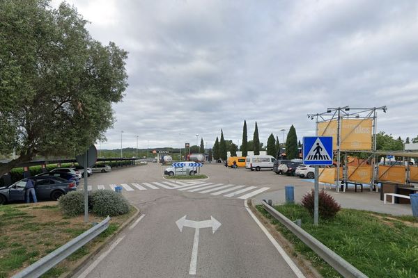 Catalogne (Espagne) - aire d'autoroute de l'Empordà sentit sud sur l'AP.7 - archives.