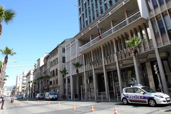 La mairie de Toulon - Archives