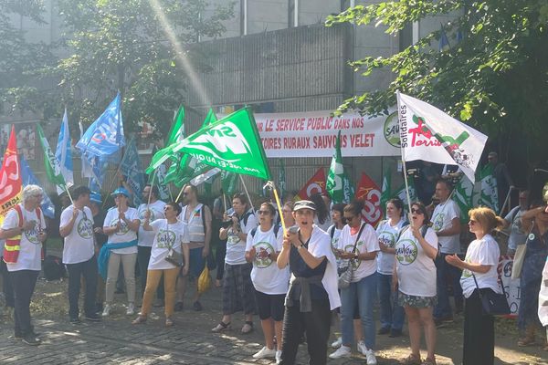 La manifestation de soutien au lycée du Velet d'Étang-sur-Arroux (Saône-et-Loire), le 27 juin 2024 à Dijon (Côte-d'Or).