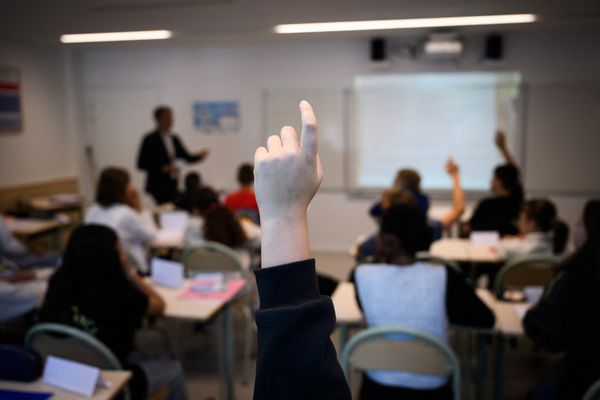 Chaque anneé, l'Etat attribue une dotation horaire globale aux établissements publics et privés.