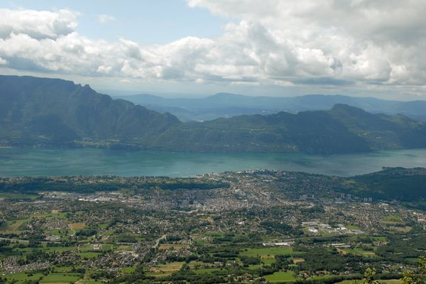 Le niveau du lac du Bourget, en Savoie, va baisser progressivement à partir du 1er septembre 2021.