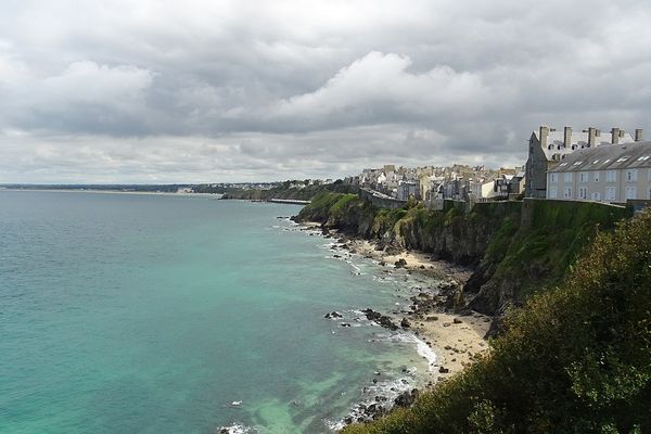 Dans la Manche, un SAMEDI assez nuageux à Granville.