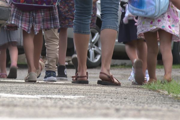 L'émotion à Vercel Villedieu Le Camp où un groupe d'enfants de maternelle allant à la cantine a été percuté mardi 3 septembre par une voiture.