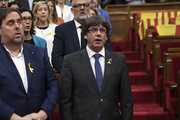 Carles Puigdemont après la proclamation du résultat du vote du parlement catalan