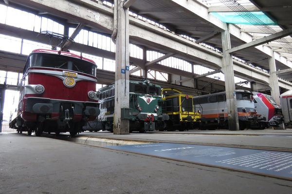 Au premier plan, la locomotive du Capitole, le train le plus rapide de France, reliait Limoges à Paris dans les années 60/70