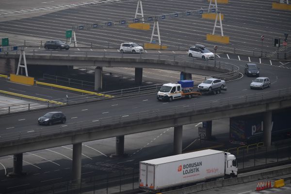 Les premiers véhicules ont débarqué ce matin à Douvres, en provenance du port de Calais.