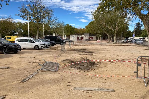 16 platanes ont disparu de la place Batisto Bonnet à Bellegarde.