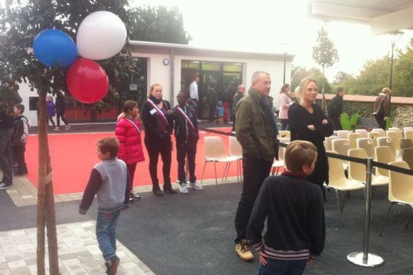 La nouvelle école de Yèbles, en Seine-et-Marne, a été inaugurée le 17 octobre 2015.