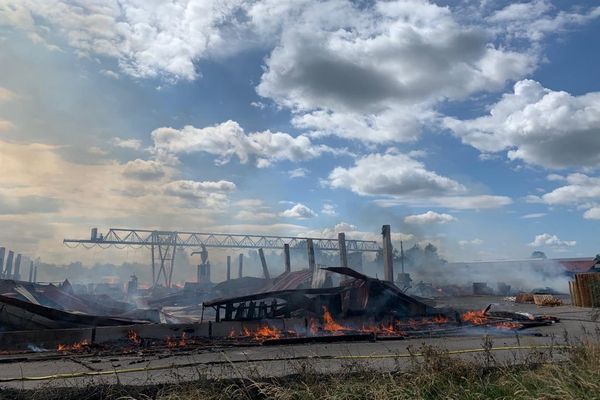 Un incendie important s'est déclaré à la scierie Gerhard de Mothern dans le Bas-Rhin.