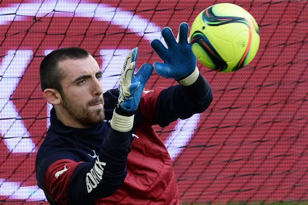 Pour la saison 2017/2018, Paul Bernardoni est prêté au Clermont Foot 63. Le gardien de but a  passé la saison passé avec les Girondins de Bordeaux. 