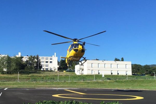 La Région Auvergne-Rhône-Alpes a loué un hélicoptère pour assurer des missions de secours en Auvergne cet été.