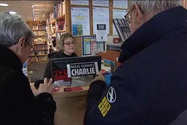 Une librairie caennaise ce samedi après-midi