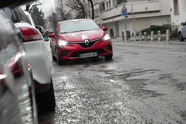 La réforme du permis pourrait concerner 860 677 Français, qui auront 17 ans cette année, d’après l’Insee.